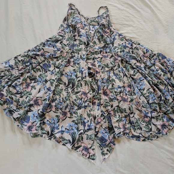 Beautiful and Feminine. Colorful summer Jodifl spaghetti strap dress, size Small - Picture 2 of 8